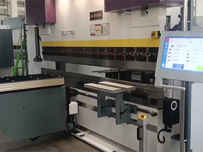 Um novo avanço em prensas dobradeiras servo CNC de grande tonelagem